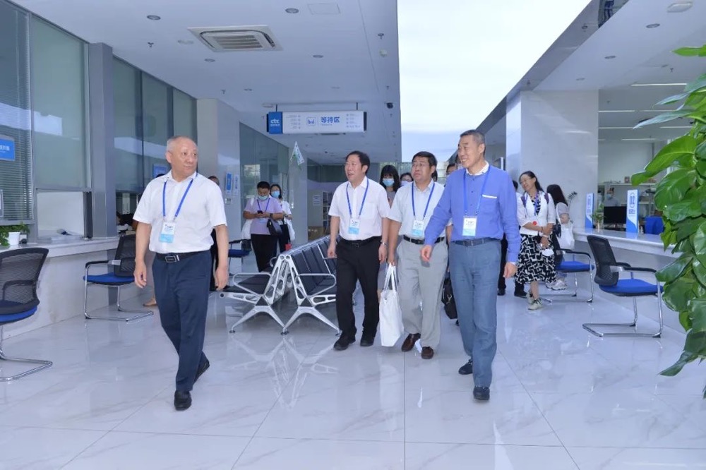 8-28-3.jpg 8-28-3.jpg