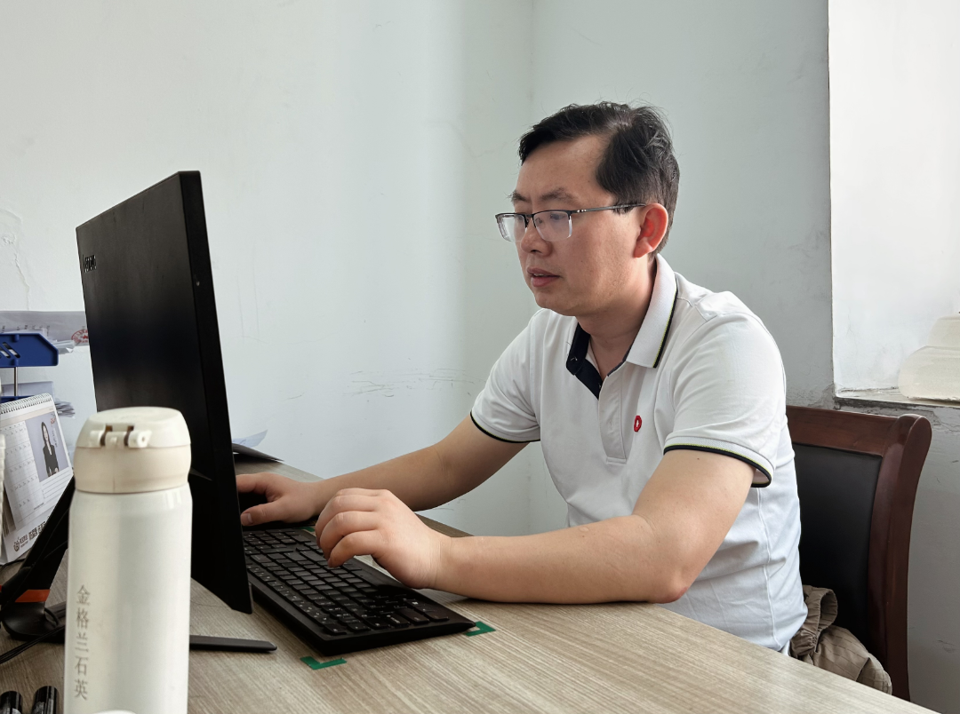 科研一线丨徐肖飞：石英材料的“炼金手”